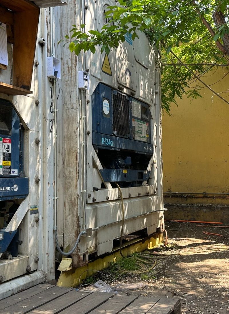 Instalación de sensores y gateway en sala de cámaras
