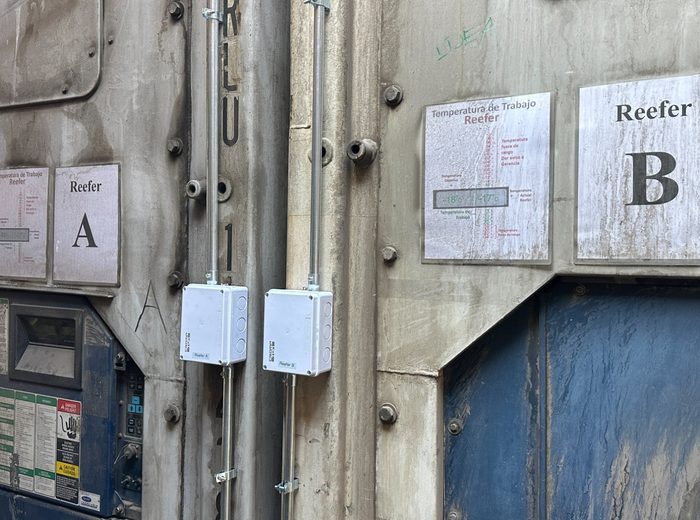 Cajas selladas instaladas en reefers A y B