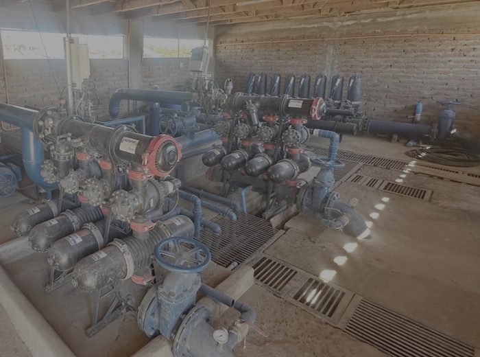 Sala de bombas de riego con equipo hidráulico